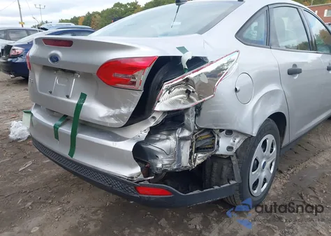 2018 Ford Focus S из США, поврежденный, VIN 1FADP3E29JL329195